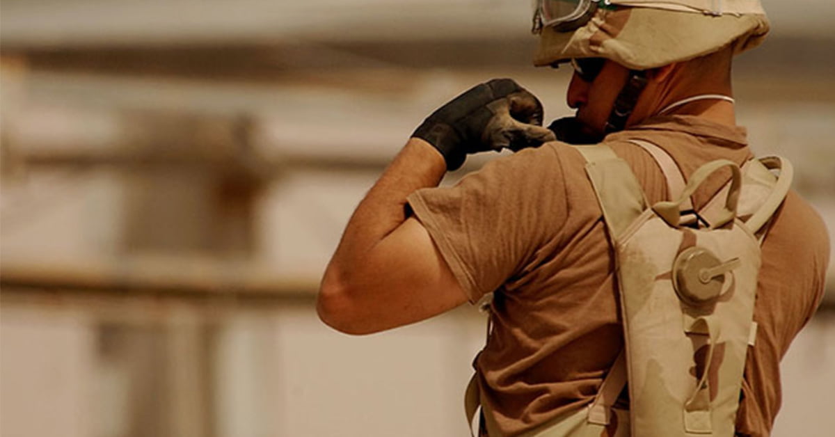 how to choose military hydration pack