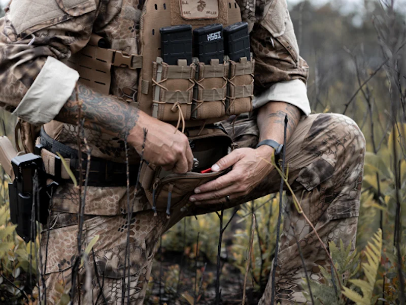hunting and outdoor sports plate carrier